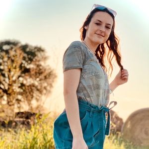 Meet your Posher, Avery